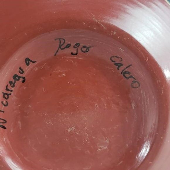 RARE VINTAGE HANDCRAFTED HAND PAINTED NICARAGUAN ROGER CALERO SIGNED POTTERY - Picture 2 of 6